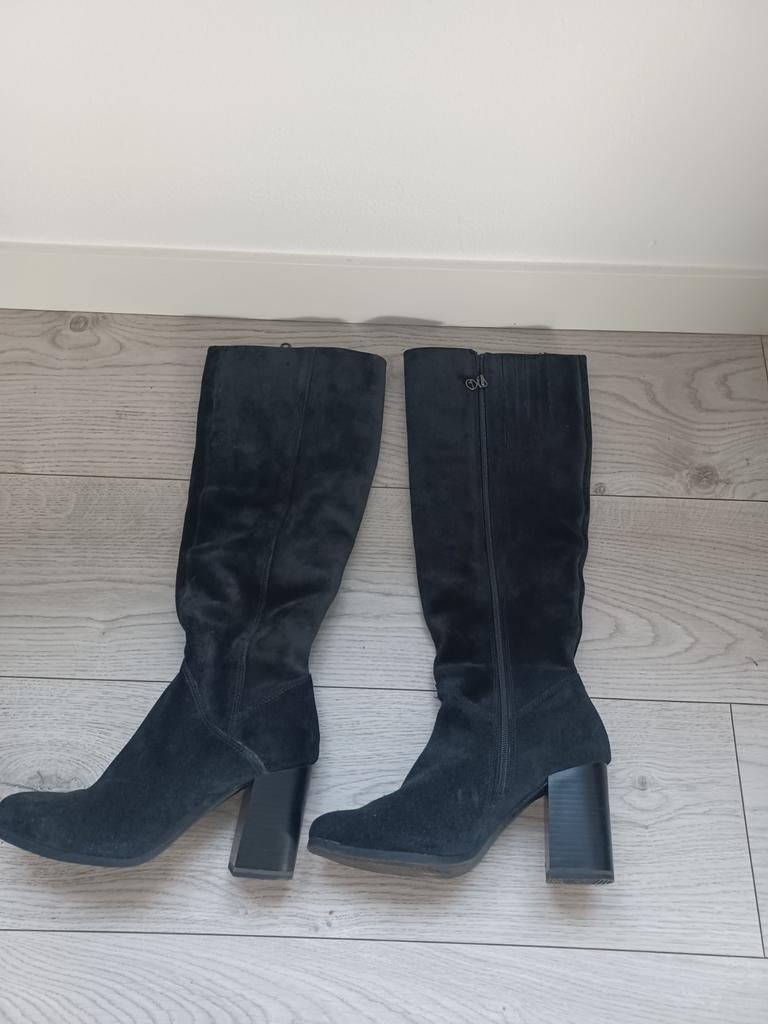 Zwarte suède hoge laarzen, maat 38, Kleding | Dames, Schoenen, Zo goed als nieuw, Hoge laarzen, Zwart, Ophalen of Verzenden
