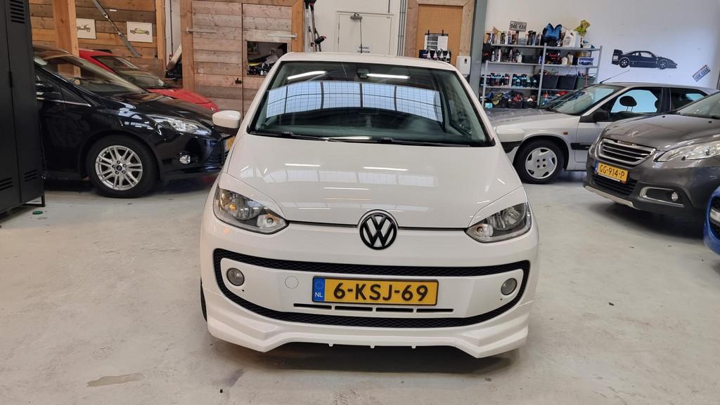 Volkswagen Up! 1.0 high up! Bodykit, Navi, Bluetooth, cruise, Voorwielaandrijving, Euro 5, Stof, Gebruikt