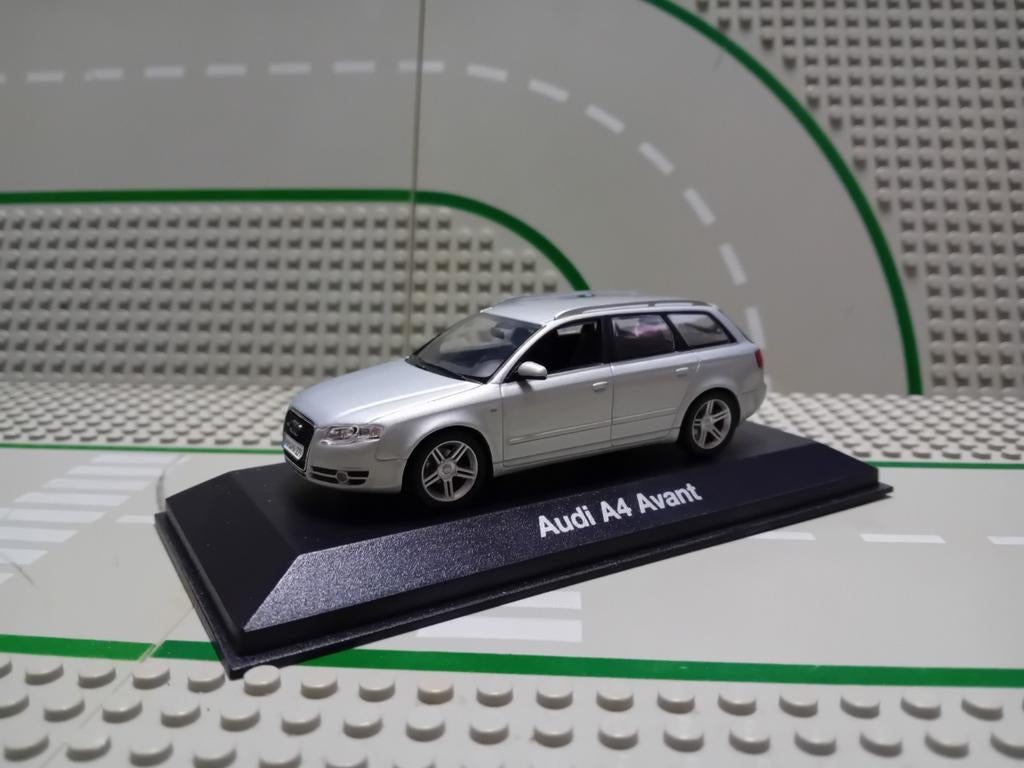 Minichamps Audi A4 Avant B7, Hobby en Vrije tijd, Modelauto's | 1:43, Ophalen of Verzenden, Zo goed als nieuw, Auto, MiniChamps