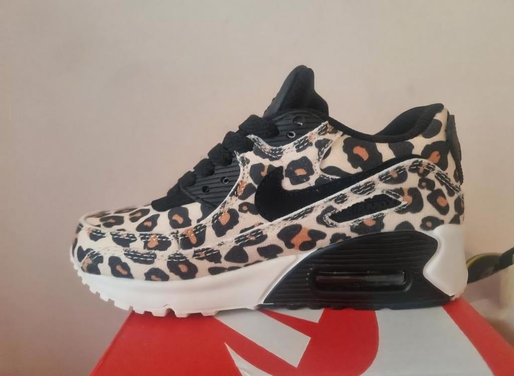 nikes Nike air max 90... 20 paar voor 600€!! Weg=pech!!, Ophalen of Verzenden, Zwart, Sneakers of Gympen
