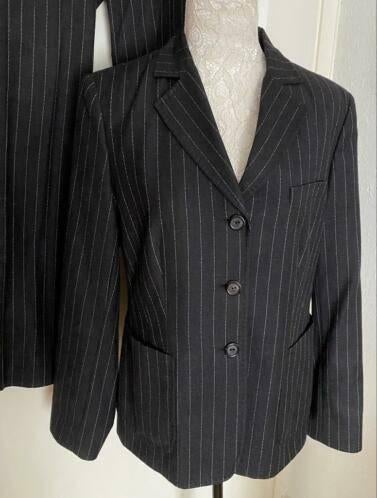 Antonette kostuum; jasje met pantalon maat 42 [DM], Kostuum of Pak, Maat 42/44 (L), Ophalen of Verzenden, Zo goed als nieuw