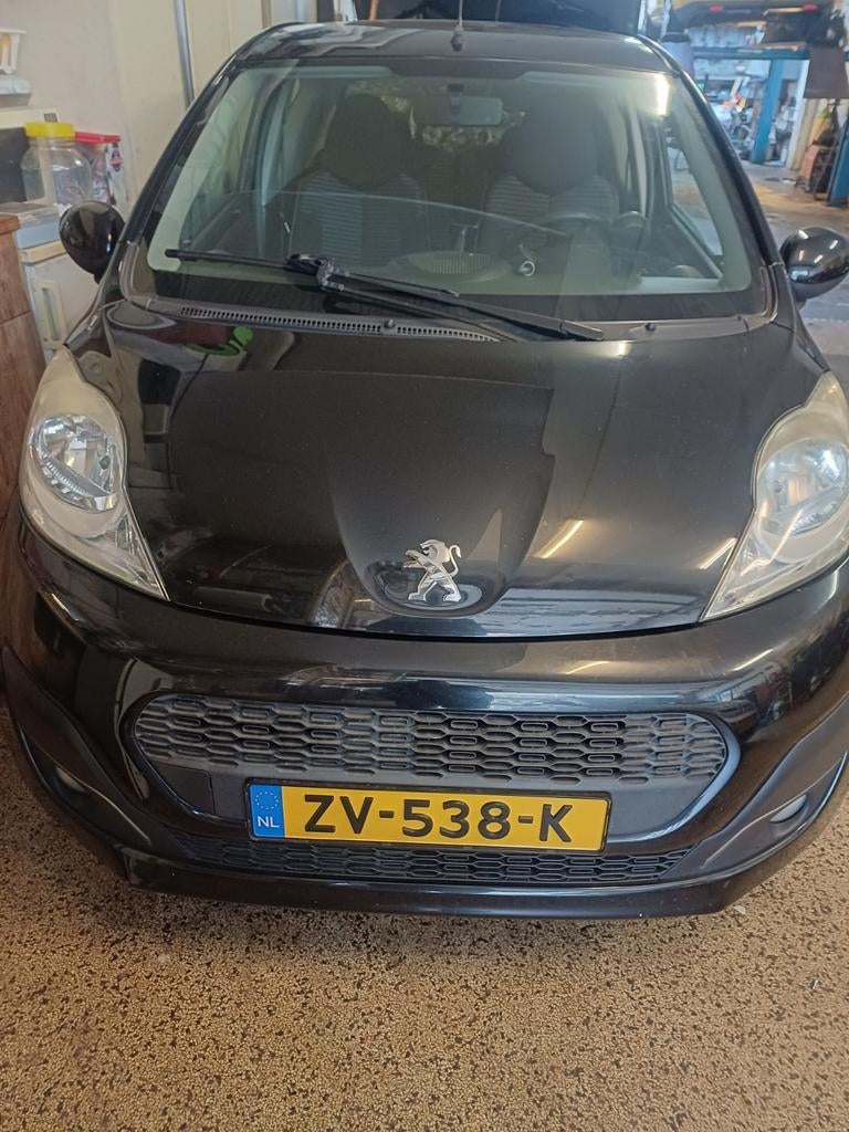 Peugeot 107 1.0 12V E-vti 68PK 3DR 2013 Zwart, Auto's, Peugeot, Voorwielaandrijving, Handgeschakeld, Particulier, 3 cilinders