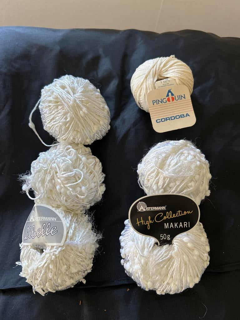 Witte bollen wol: Libelle, Makari en Pingouin Cordoba, Hobby en Vrije tijd, Ophalen of Verzenden, Gebruikt, Breien of Haken, Wol of Garen
