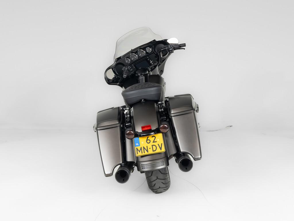 Harley-Davidson FLHXS Street Glide Special Solid Colour - foto 3