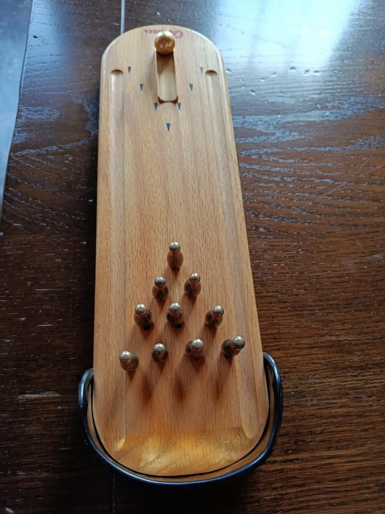 Kegelspel voor op tafel., Ophalen