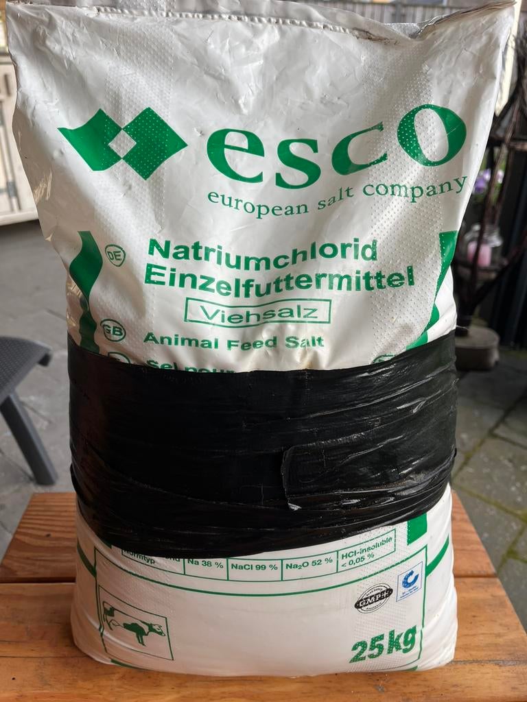 Esco veevoederzout, Ophalen, Vee