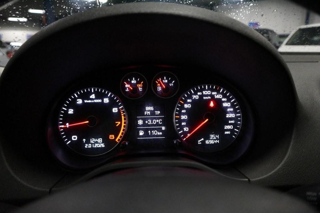 Audi A3 1.2 TFSI Ambition Advance / NAVI / FACELIFT ! ! !, Voorwielaandrijving, Gebruikt, 4 cilinders, Zwart