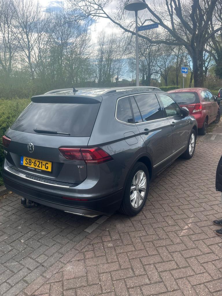 Volkswagen Tiguan 1.4 TSI 150pk 4Motion 2018 Grijs 7 zits, Auto's, Voorwielaandrijving, 1800 kg, Zwart, 7 stoelen