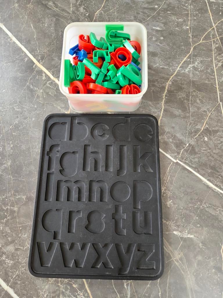 Alfabet leren met extra letters in 4 kleuren, Ophalen of Verzenden, Gebruikt, Taal en Lezen