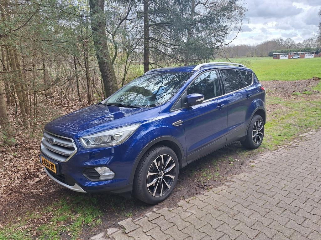 Ford Kuga 1.6 Ecob.110kw/150pk 2WD 2018 Blauw, Auto's, 1498 cc, 4 cilinders, 2000 kg, Blauw