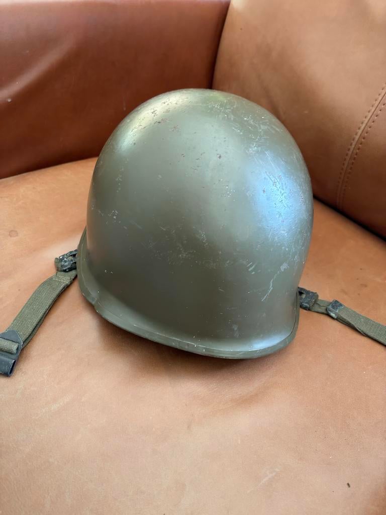 Oude stalen legerhelm - Vintage militaire helm, Ophalen of Verzenden, Landmacht, Overige gebieden, Helm of Baret