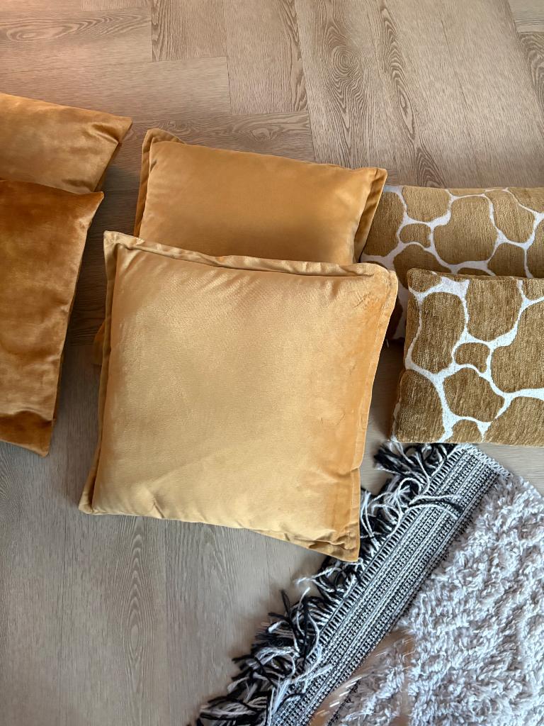 Leuke kussens 6 okergeel, Ophalen of Verzenden, Zo goed als nieuw, Geel, Vierkant