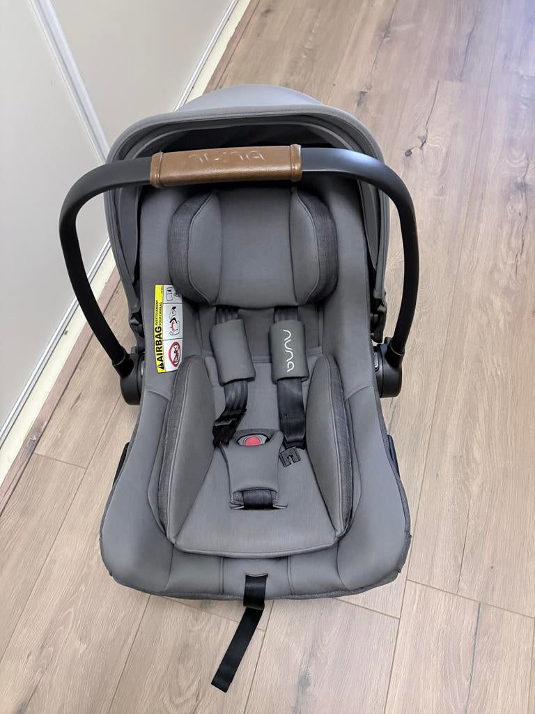 Nuna Pipa Next autostoel grijs, Autogordel of Isofix, Gebruikt, Zijbescherming, 0 t/m 13 kg