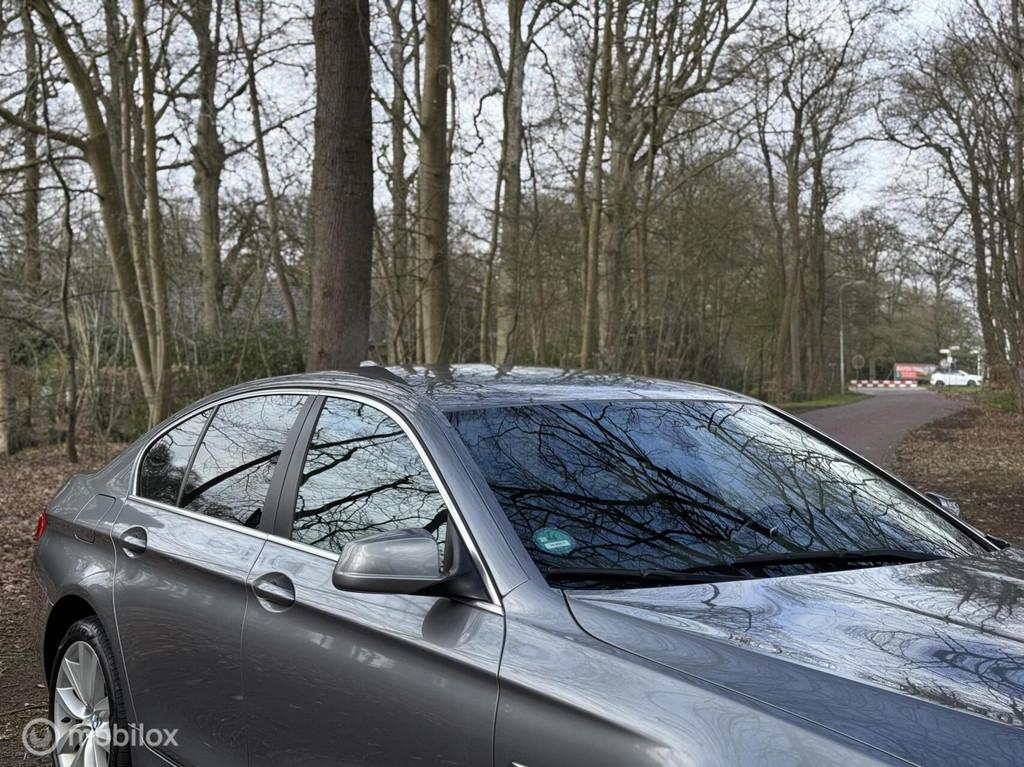 BMW 5-serie 523i High Executive ~ Leder ~ Automaat ~ N.A.P ~, Auto's, Euro 5, Achterwielaandrijving, Gebruikt, 2000 kg