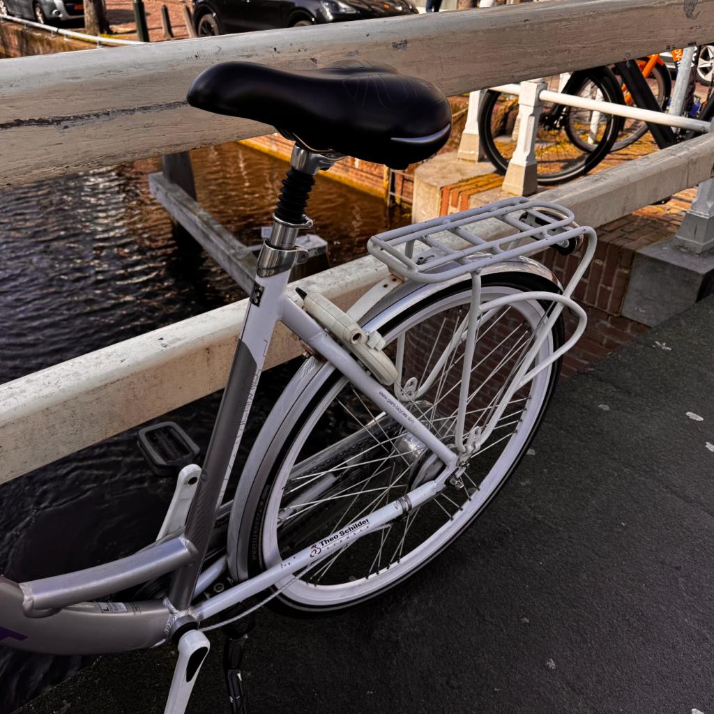 Giant Ultimo 899 Damesfiets Wit | Nette Staat, Giant, Zo goed als nieuw, Support@giant.com, 1635 63rd St, Suite A
Boulder, CO 80301
USA