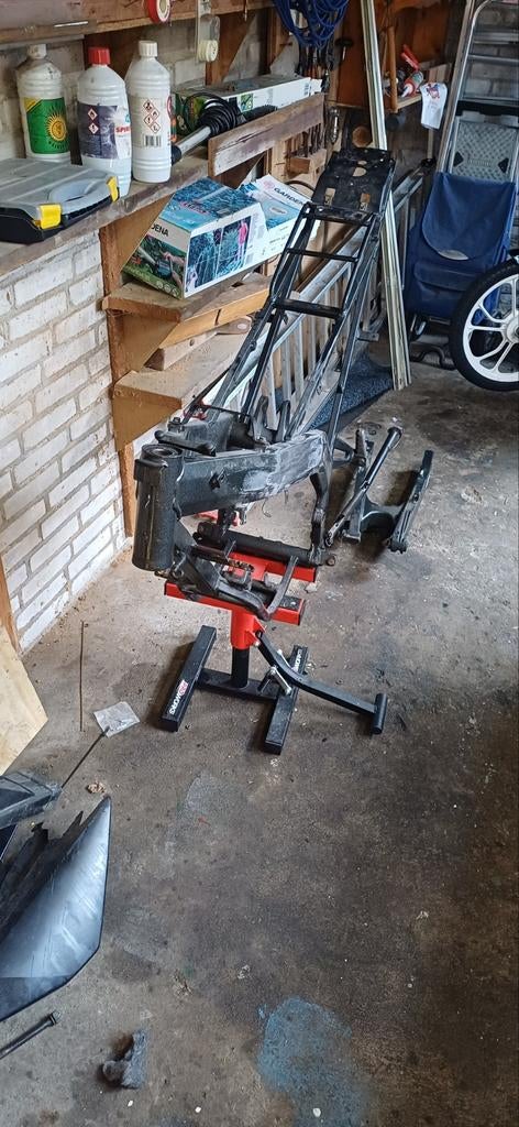 05/07 derbi senda sm drd limited frame+onderdelen, Fietsen en Brommers, Brommers | Derbi, Ophalen, Gebruikt, Maximaal 45 km/u