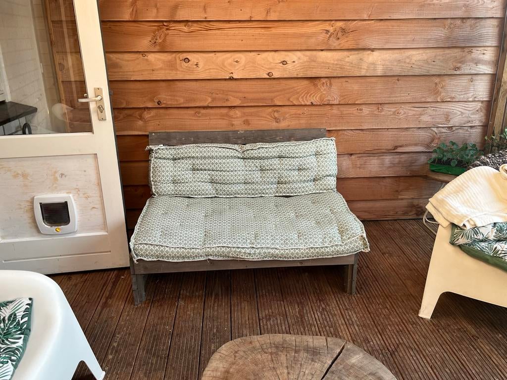 Comfortabele palletbank met kussens voor de tuin, Ophalen, Gebruikt, Hout