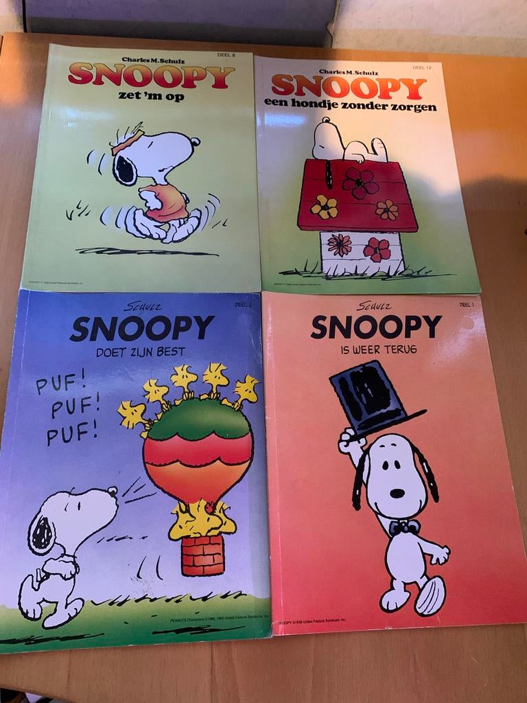 Snoopy stripboeken - 4 delen, Boeken, Meerdere stripboeken, Ophalen of Verzenden, Gelezen