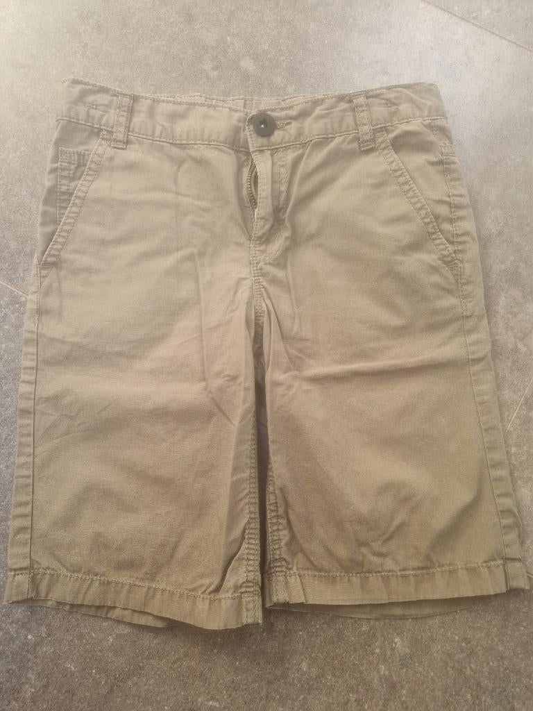 groene short / korte broek, maat 134, Kinderen en Baby's, Kinderkleding | Maat 134, Broek, C&A, Ophalen of Verzenden, Zo goed als nieuw