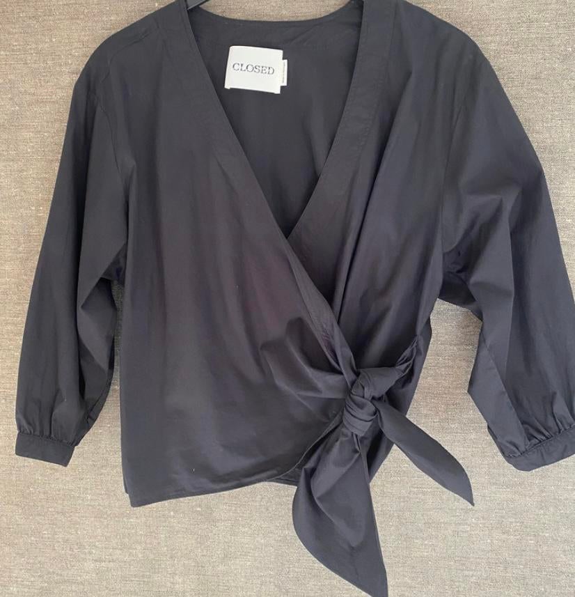 Closed wikkelblouse zwart S 100% katoen, Ophalen of Verzenden, Zo goed als nieuw, Zwart, Korte mouw