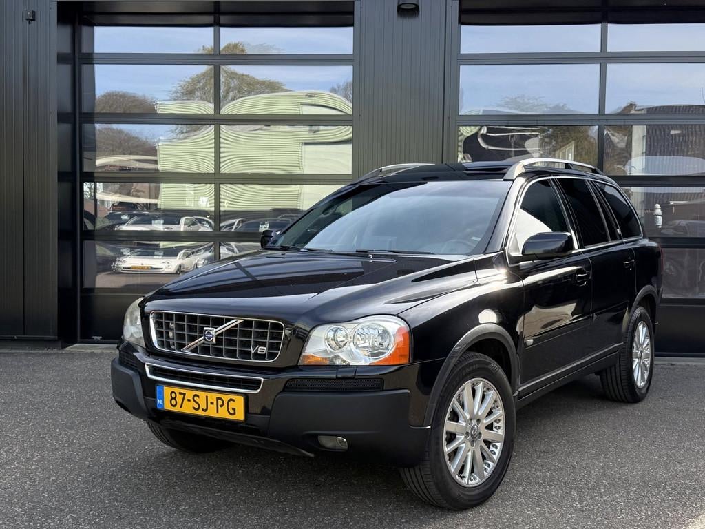Volvo XC90 4.4 V8 Executive 7p Schuifdak Camera Youngtimer, Gebruikt, Open dak, 138 €/maand, Zwart