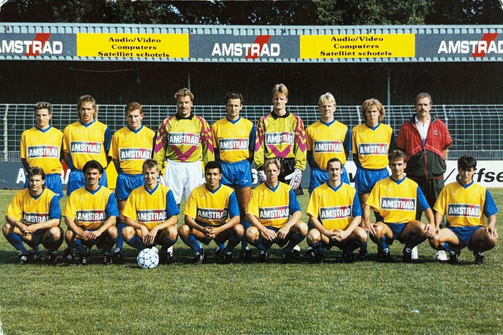 Elftalkaart RKC Waalwijk - seizoen 1989/1990, Verzenden, Zo goed als nieuw, PSV, Spelerskaart