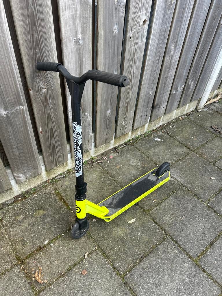 Gebruikte stuntstep - Geel/Zwart merk oxelo., Fietsen en Brommers, Steps, Gebruikt, Gewone step, Ophalen of Verzenden