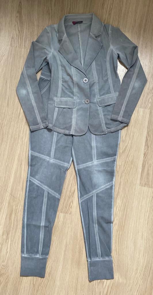 Studio Anneloes pak, Ophalen of Verzenden, Gedragen, Grijs, Kostuum of Pak