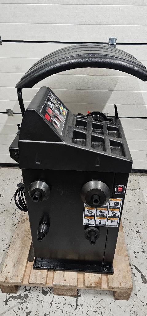 HBM Professionele Banden Balanceermachine Balanceerapparaat., Auto diversen, Autogereedschap, Ophalen of Verzenden, Zo goed als nieuw