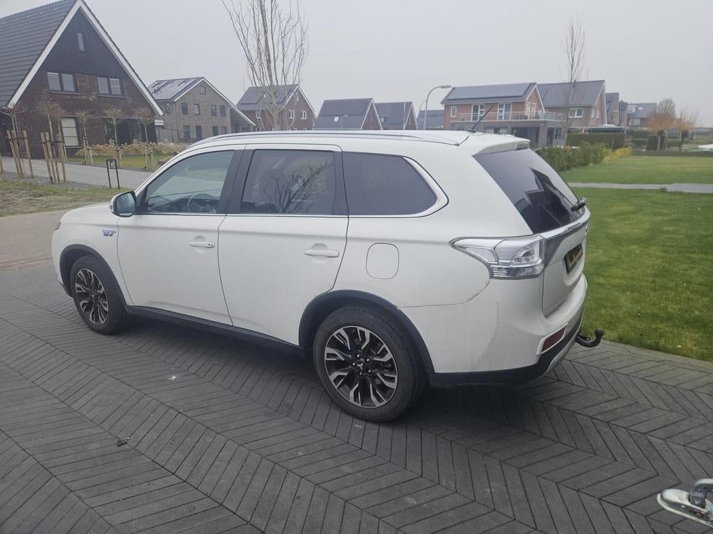 Mitsubishi Outlander 2.0 Phev 4WD CVT 5P 2015 Wit, 1998 cc, Outlander, Zwart, Leder en Stof
