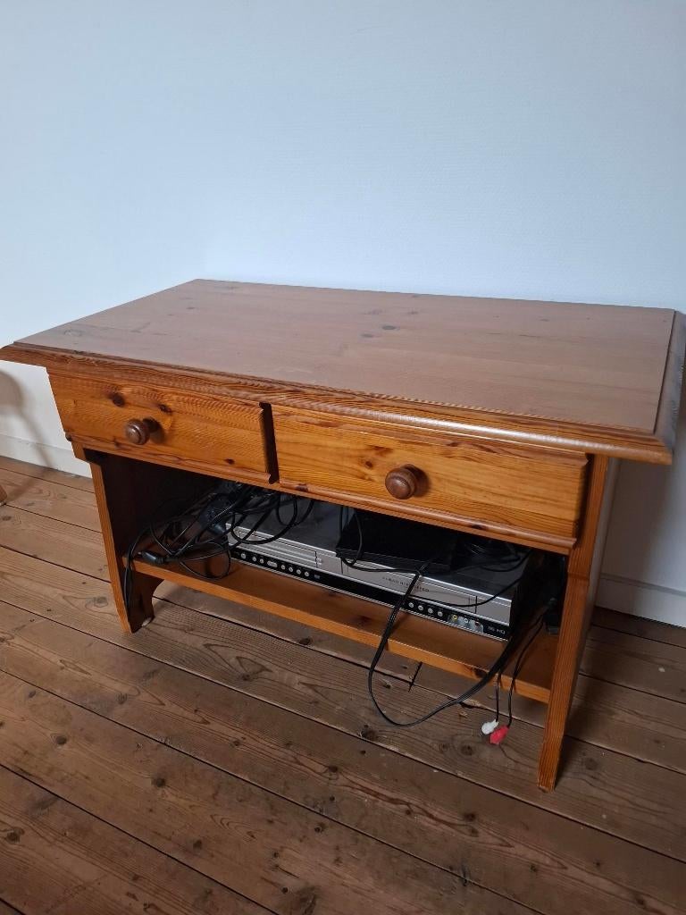 Geloogd grenen t.v. kastje, Ophalen