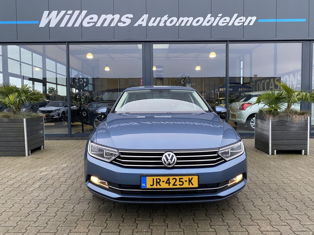Volkswagen Passat 1.4 TSI ACT Highline Navigatie, ErgoComfor, Voorwielaandrijving, Gebruikt, 4 cilinders, Blauw