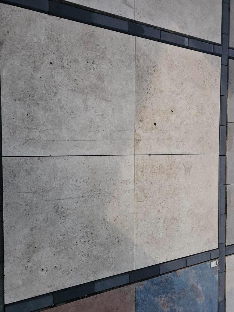 Keramische tegels 90x90x3 cm - 4 stuks (showtuin), Ophalen, Keramiek, Zo goed als nieuw, Minder dan 5 m²