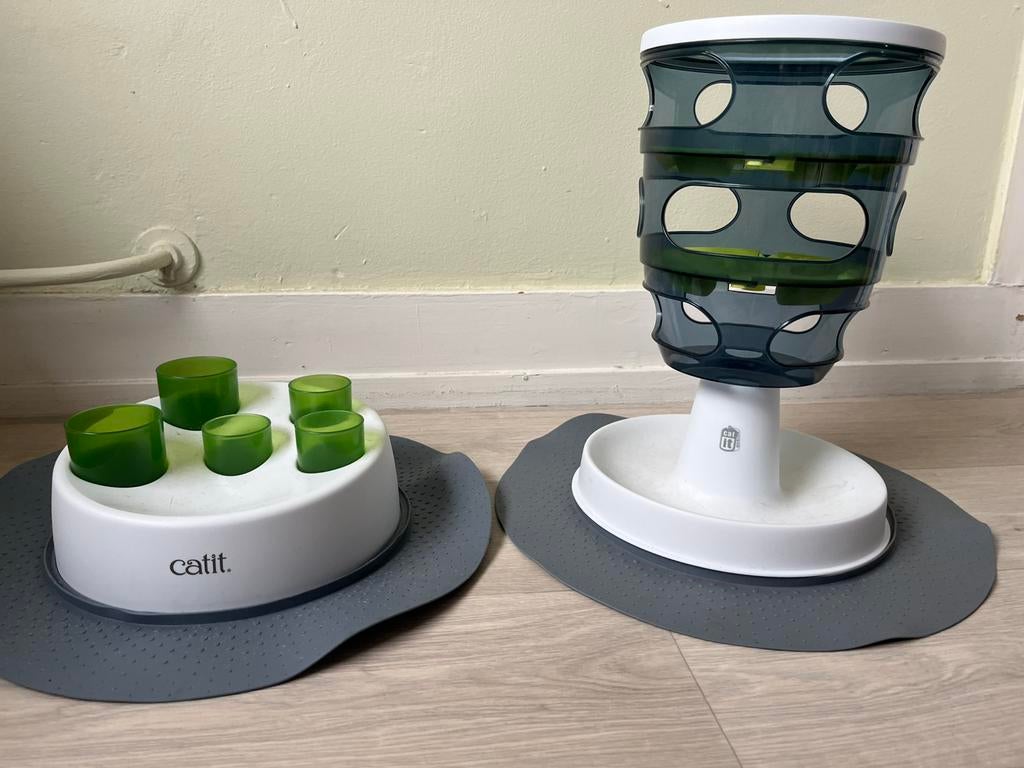 Catit brokjes toren en eetbak -in 1 koop, Dieren en Toebehoren, Katten-accessoires, Ophalen of Verzenden, Zo goed als nieuw