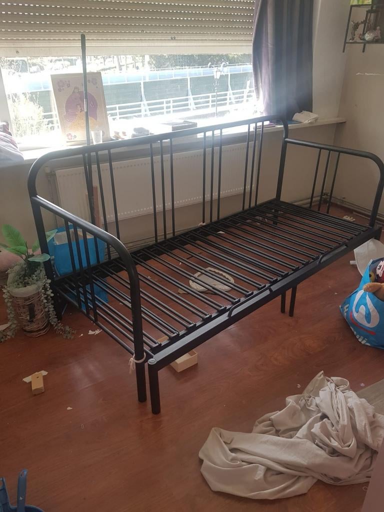 IKEA FYRESDAL slaapbank/dagbed - Zwart metaal, Eenpersoons, Modern, Industrieel, Zwart, Ophalen of Verzenden