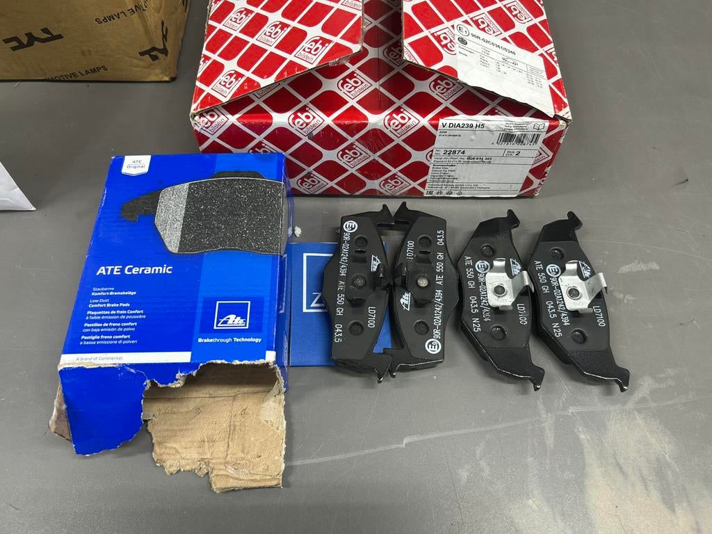 Volkswagen Fox Polo remschijven en remblokken nieuw Febi Ate, Auto-onderdelen, Ophalen of Verzenden, Nieuw, Volkswagen