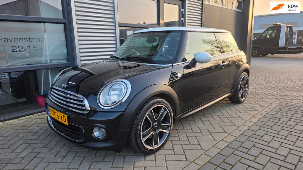 Mini Mini 1.6 One Pepper, Voorwielaandrijving, Euro 5, Stof, 4 stoelen