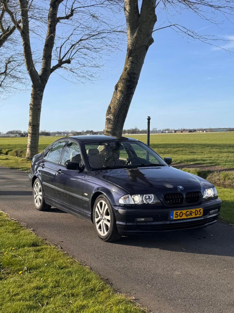 BMW 320i e46 sedan, Auto's, BMW, 2171 cc, Achterwielaandrijving, Beige, Blauw