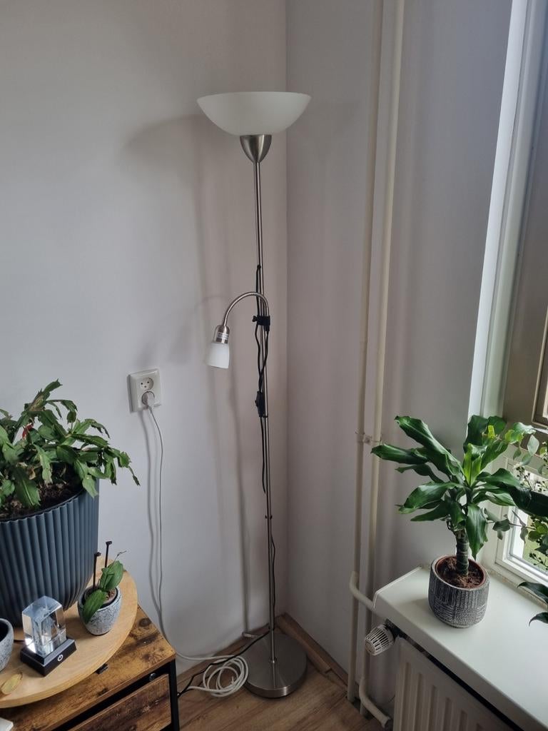 Mooie staande lamp chroom, Huis en Inrichting, Ophalen of Verzenden, Zo goed als nieuw, 150 tot 200 cm
