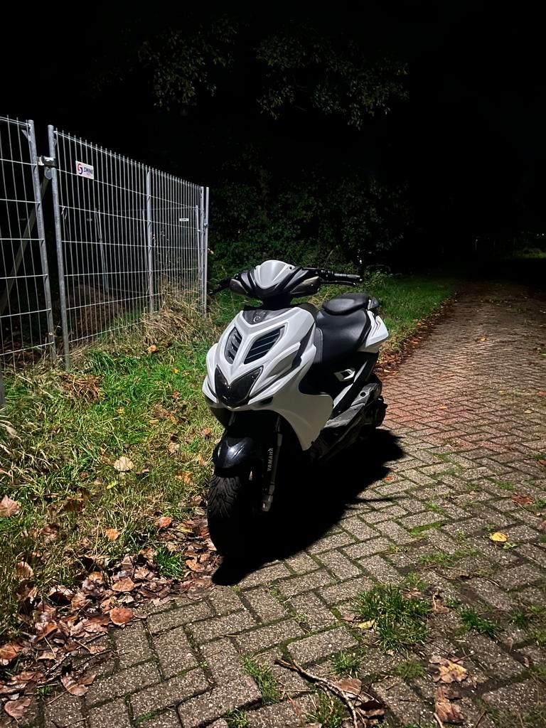 Aerox 50cc 4 takt, Fietsen en Brommers, Scooters | Yamaha, Ophalen, Zo goed als nieuw, Tweetakt, Aerox