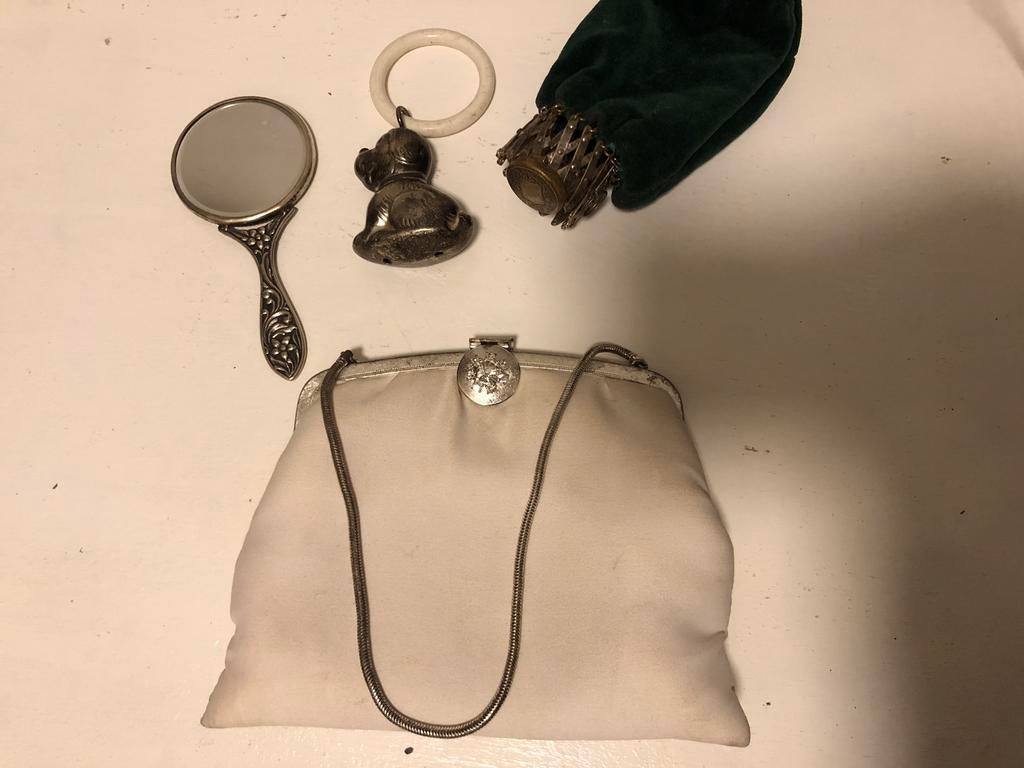 Antieke oude handtas/ beurs/ spiegel/rammelaar 1950/60, Ophalen