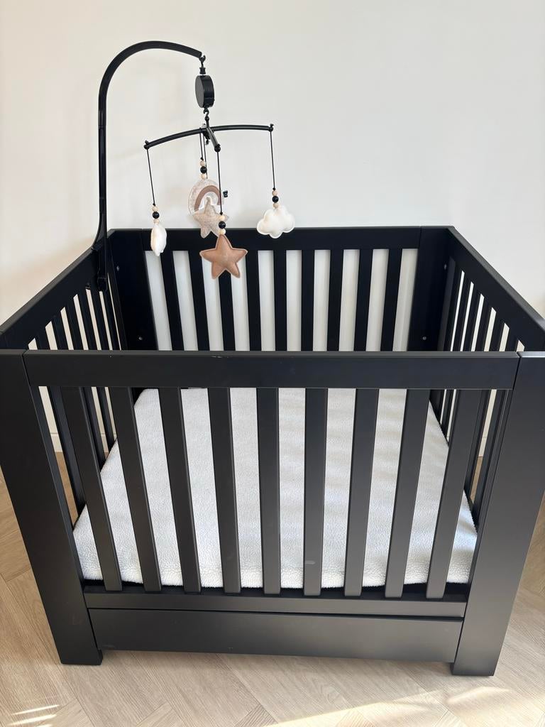 Carinosa Boxmobiel Zwart/Beige met Twinkle Twinkle Muziekje, Ophalen of Verzenden, Zo goed als nieuw, Mobiel, Met geluid