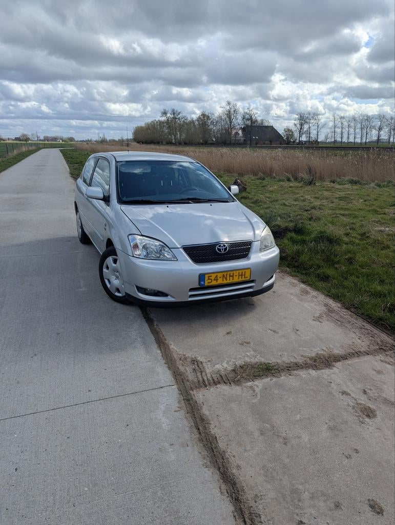 Toyota Corolla 1.4 Vvt-i 3DR Linea SOL 2003 Grijs, Voorwielaandrijving, 1398 cc, 4 cilinders, Corolla