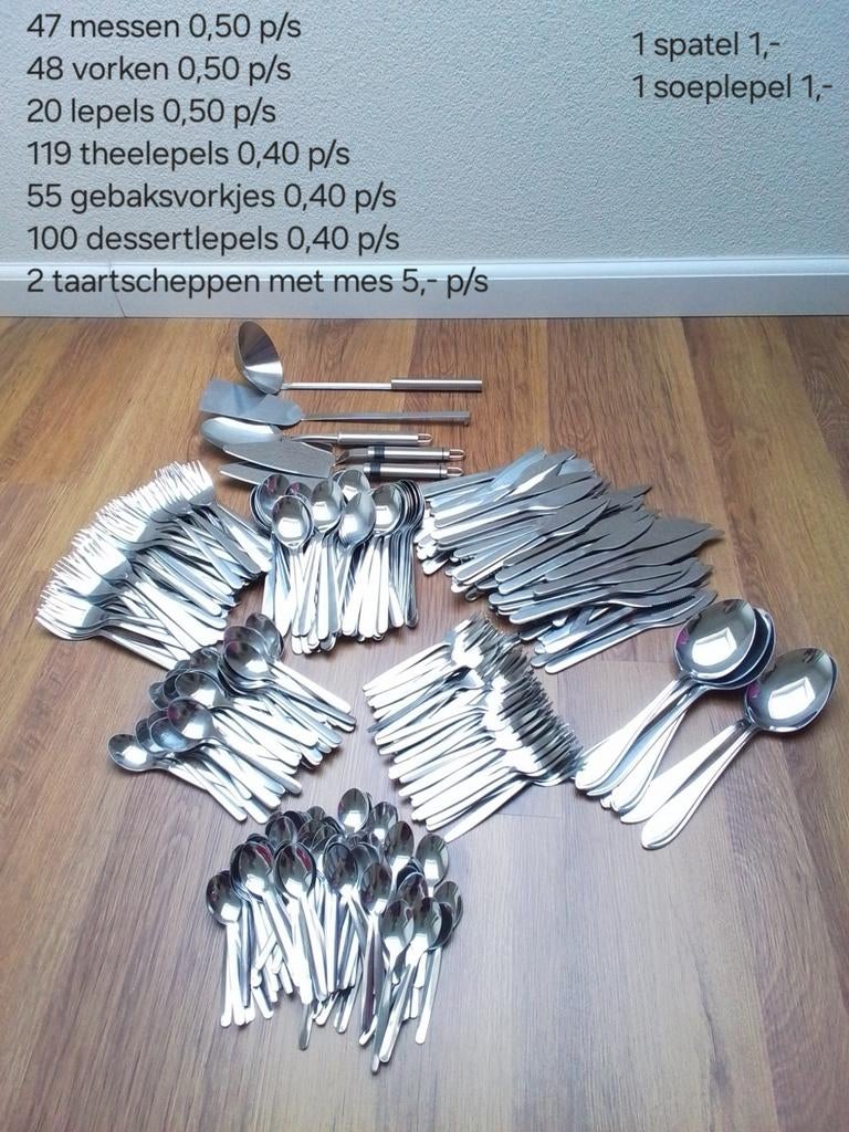 Grote partij messen, vorken, lepels, bestek enz, Huis en Inrichting, Keuken | Servies, Ophalen of Verzenden, Gebruikt, Overige materialen