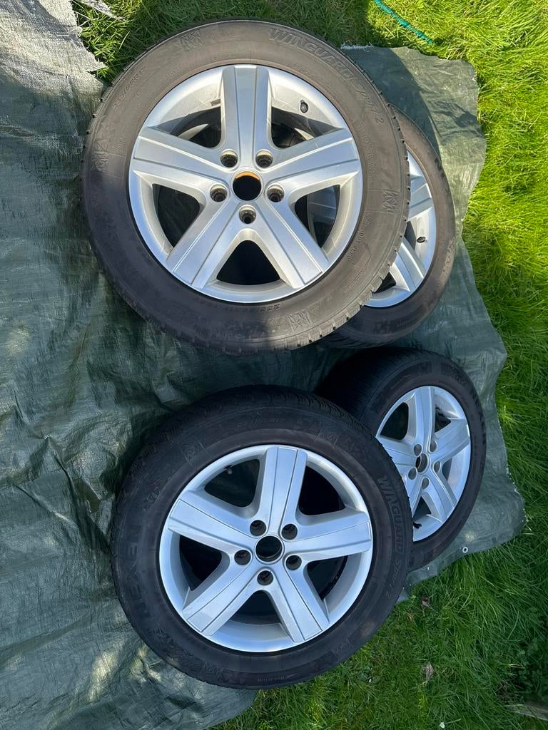 Volkswagen Transporter T5 GP 17 inch Velgen met winterbanden, Auto-onderdelen, Banden en Velgen, Velg(en), Winterbanden, 17 inch