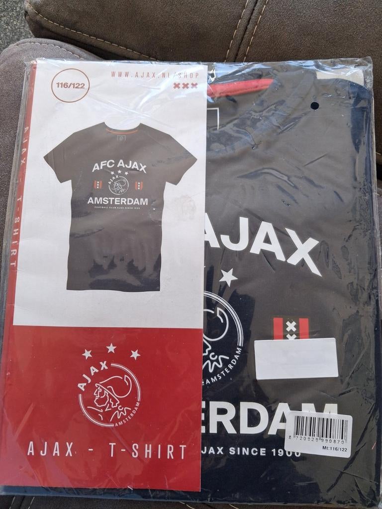 AJAX. T-SHIRT  116 / 122.  NIEUW...8 EURO, Sport en Fitness, Voetbal, Maat XS of kleiner, Ophalen of Verzenden, Nieuw, Shirt