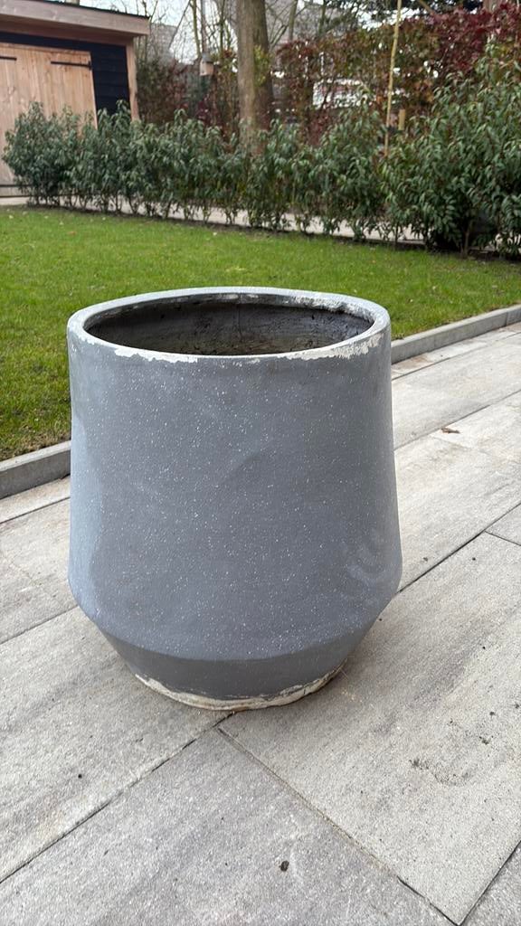 Grote grijze bloembak Kwantum, Ophalen, Zo goed als nieuw, 40 cm of meer