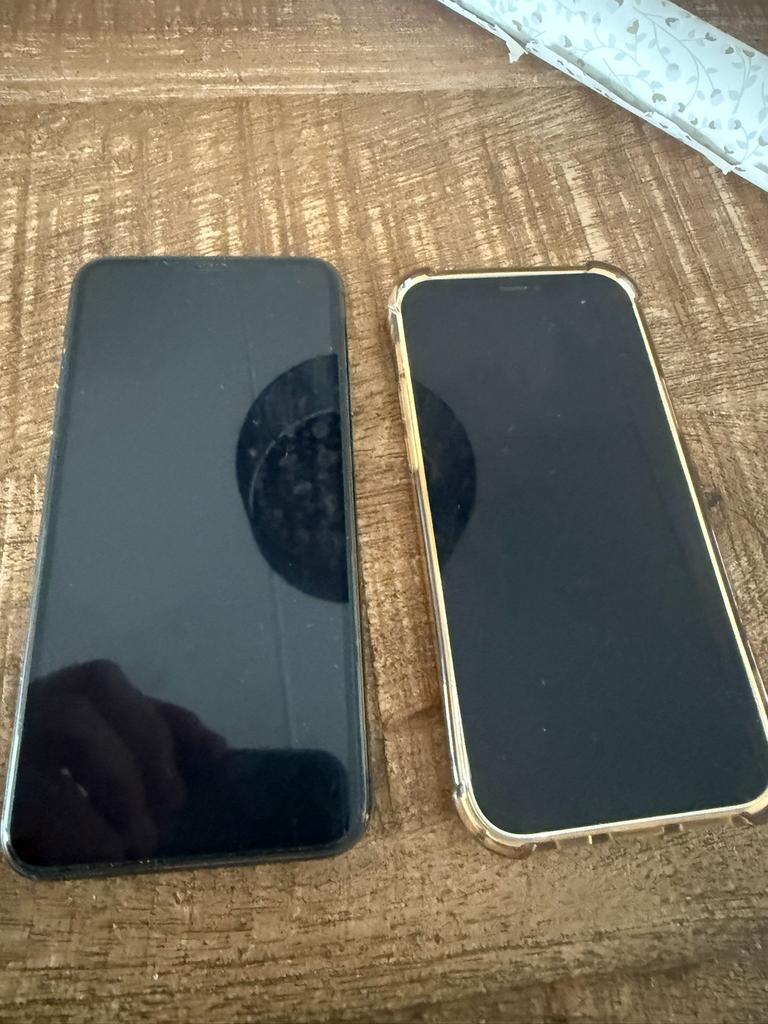Te koop Apple iPhone 12 mini en 11 pro max, Telecommunicatie, Mobiele telefoons | Apple iPhone, Ophalen of Verzenden, Zo goed als nieuw