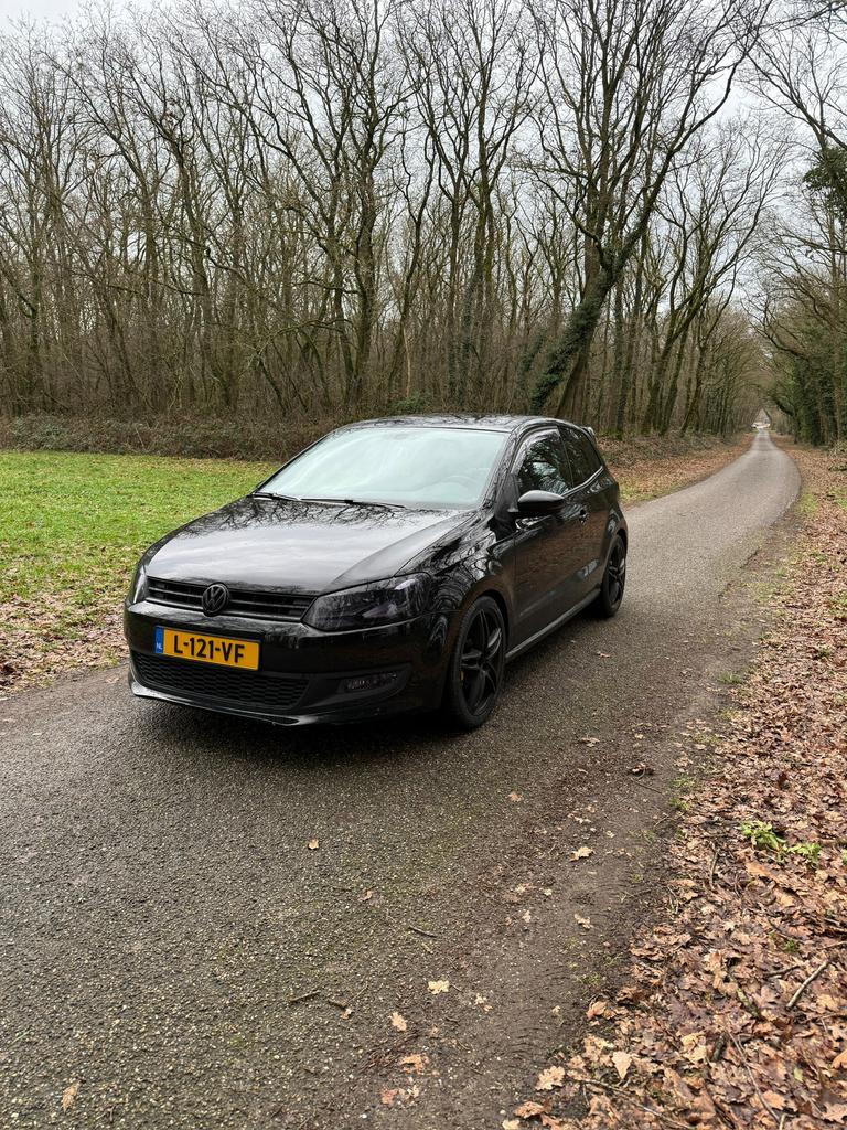 Volkswagen Polo 1.2 TSI 77KW 2011 Zwart, Auto's, Volkswagen, Voorwielaandrijving, 40 €/maand, Zwart, 988 kg