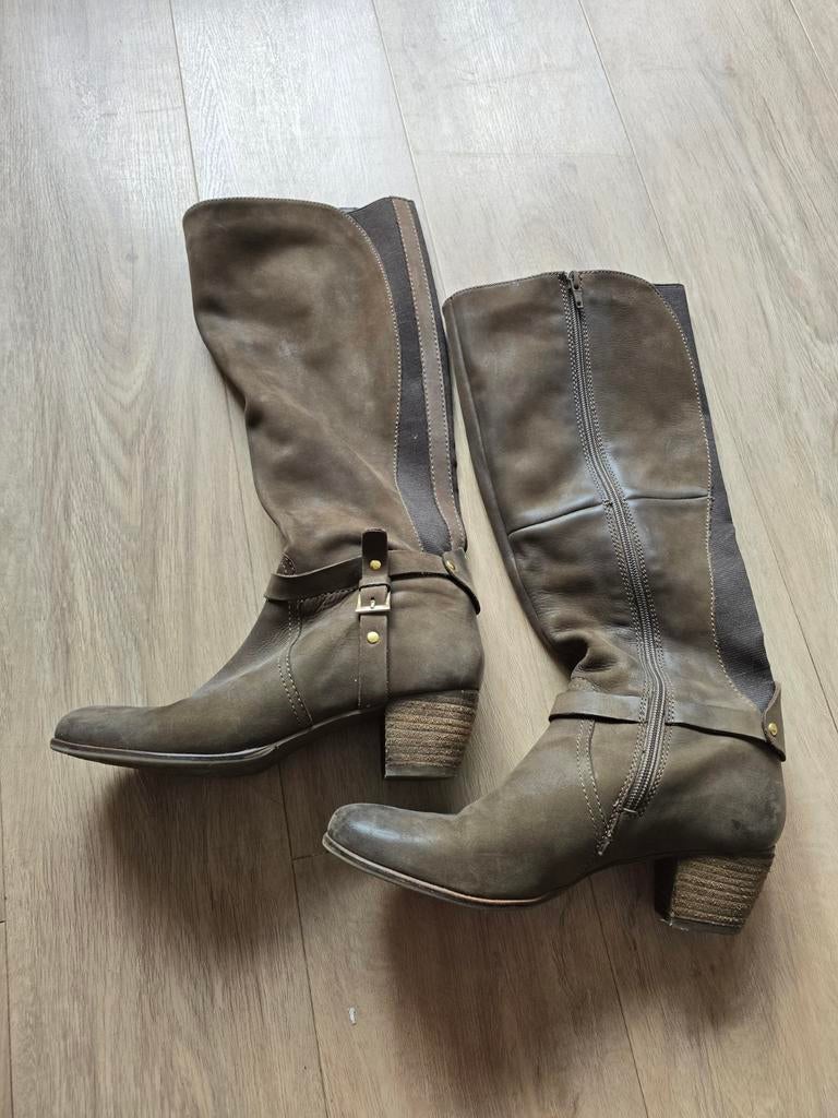 Te koop leuke laarzen, Kleding | Dames, Hoge laarzen, Ophalen of Verzenden, Zo goed als nieuw, Bruin